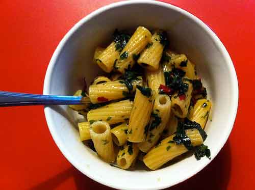 pasta mit bärlauch-chili